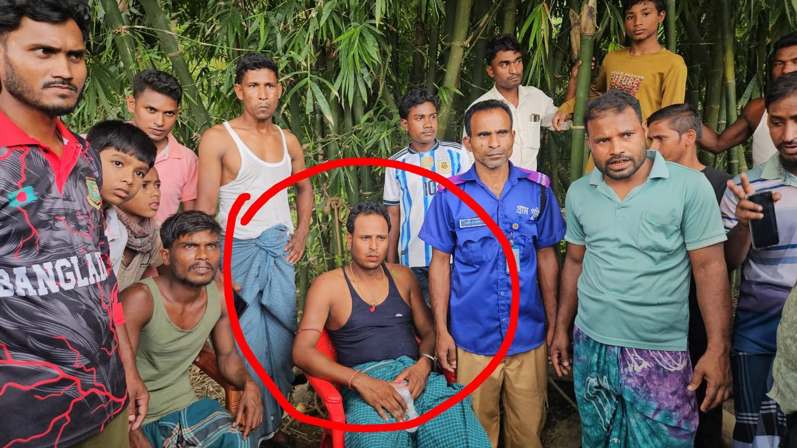 বাংলাদেশি বৃদ্ধকে বিএসএফ ধরে নিয়ে যাওয়ার ঘটনায় ভারতীয় নাগরিককে ধরে আনলেন স্থানীয়রা